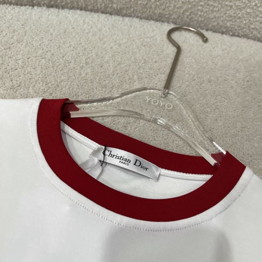 トレンド エレガント Dior ディオール コピー Tシャツ スリムフィット バイカラーデザイン ロゴアクセント 伸縮素材 日常コーデ