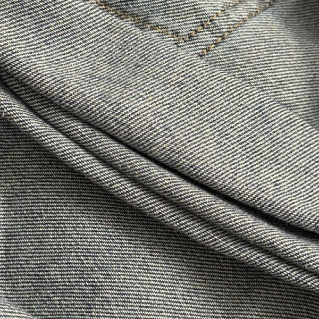 洗練 エレガント Chanel シャネル コピー ジーンズ ハイウエスト 美脚ライン ロゴ刺繍デザイン 上質デニム 日常上品