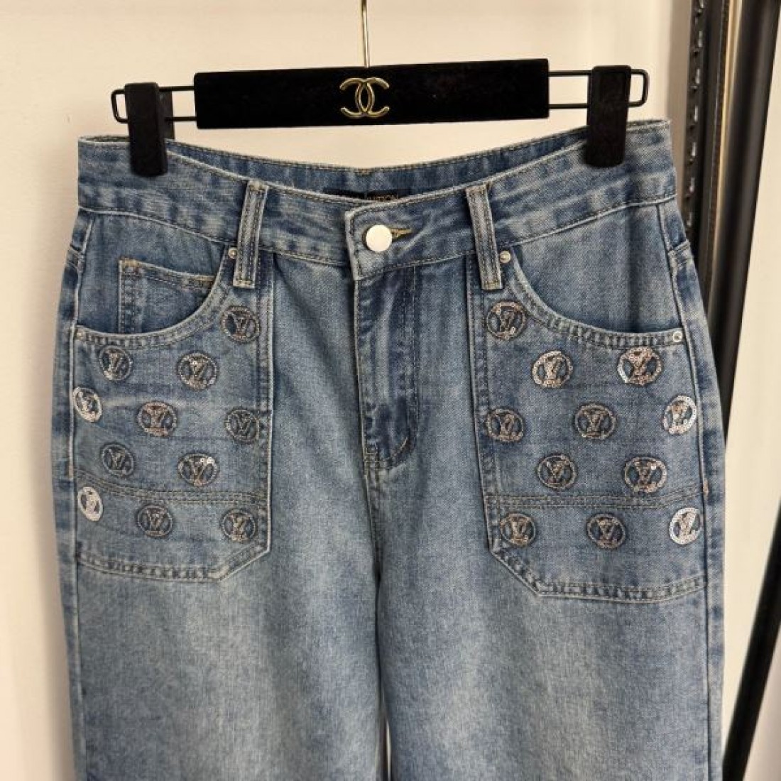 上品 クラシック Louis Vuitton ルイヴィトン デニムパンツ コピー ワイドパンツ 刺繍ロゴ ハイウエスト