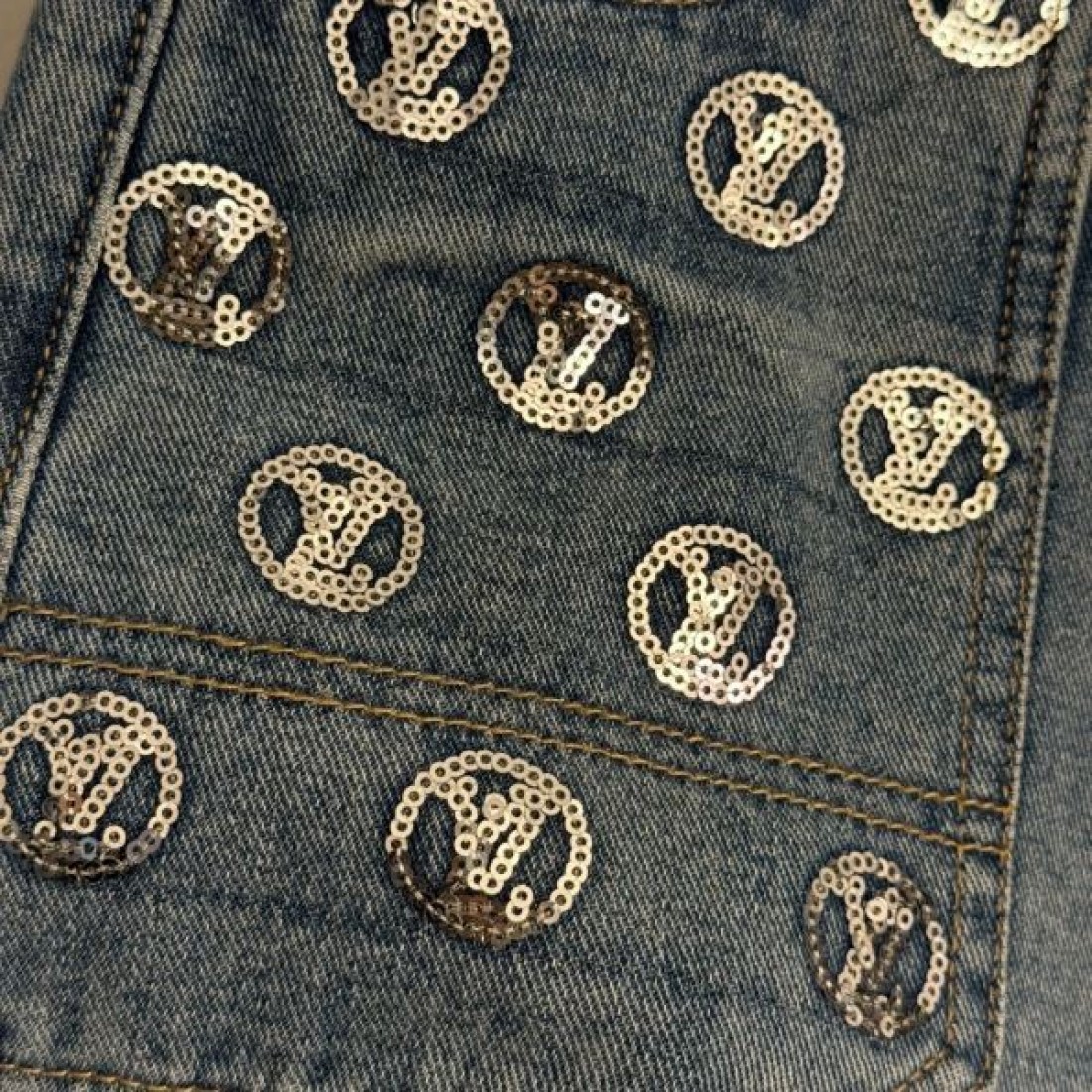 上品 クラシック Louis Vuitton ルイヴィトン デニムパンツ コピー ワイドパンツ 刺繍ロゴ ハイウエスト