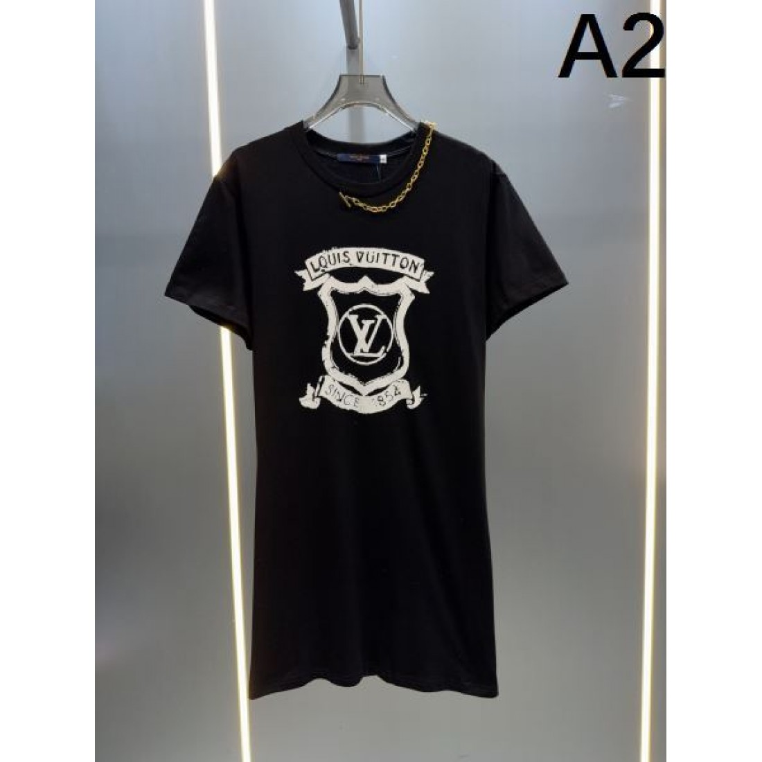 Louis Vuitton 高級感 ヴィンテージロゴ チェーン付き ルイ・ヴィトン コピー  ワンピース シンプルモード