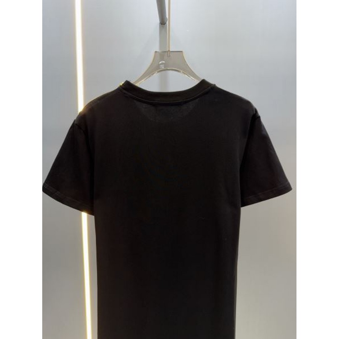 Louis Vuitton 高級感 ヴィンテージロゴ チェーン付き ルイ・ヴィトン コピー  ワンピース シンプルモード