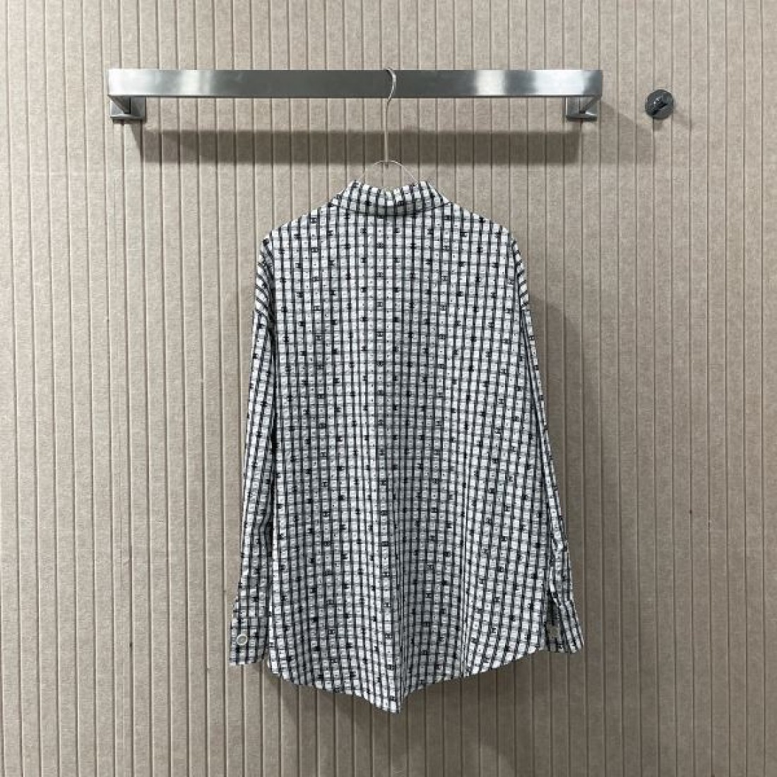 シャネル チェック柄 CHANEL スーパーコピー シャツ 小香風デザイン ロゴ入り 長袖ブラウス 通勤スタイル