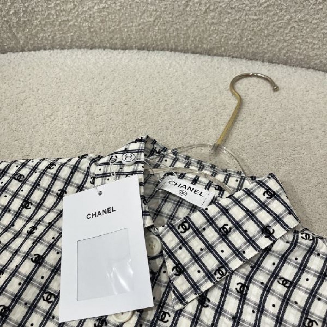 シャネル チェック柄 CHANEL スーパーコピー シャツ 小香風デザイン ロゴ入り 長袖ブラウス 通勤スタイル