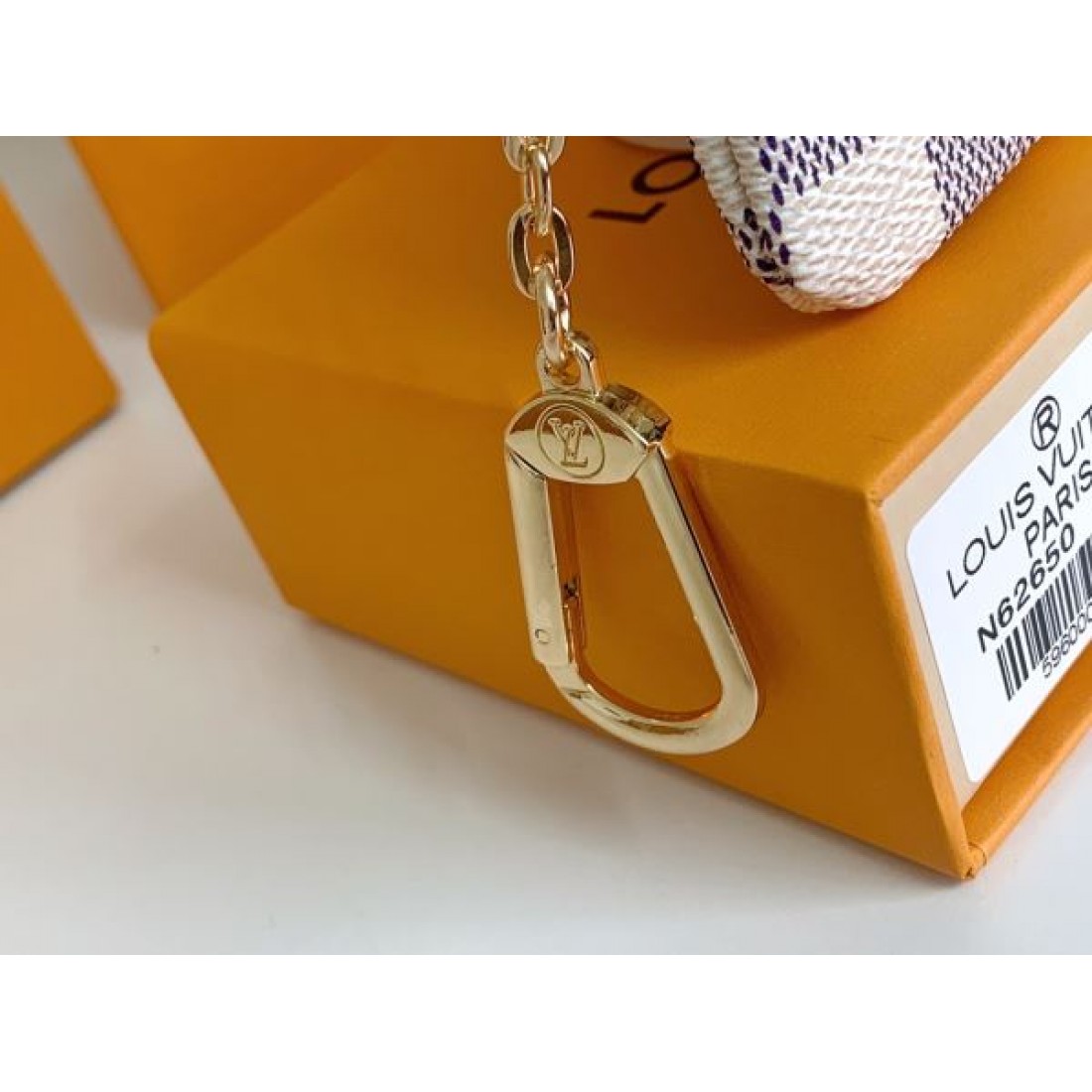 ルイ・ヴィトン コピー 財布 カードケース 小銭入れ一体 ダミエ柄 ラウンドジップ LOUIS VUITTON チェーン付き 