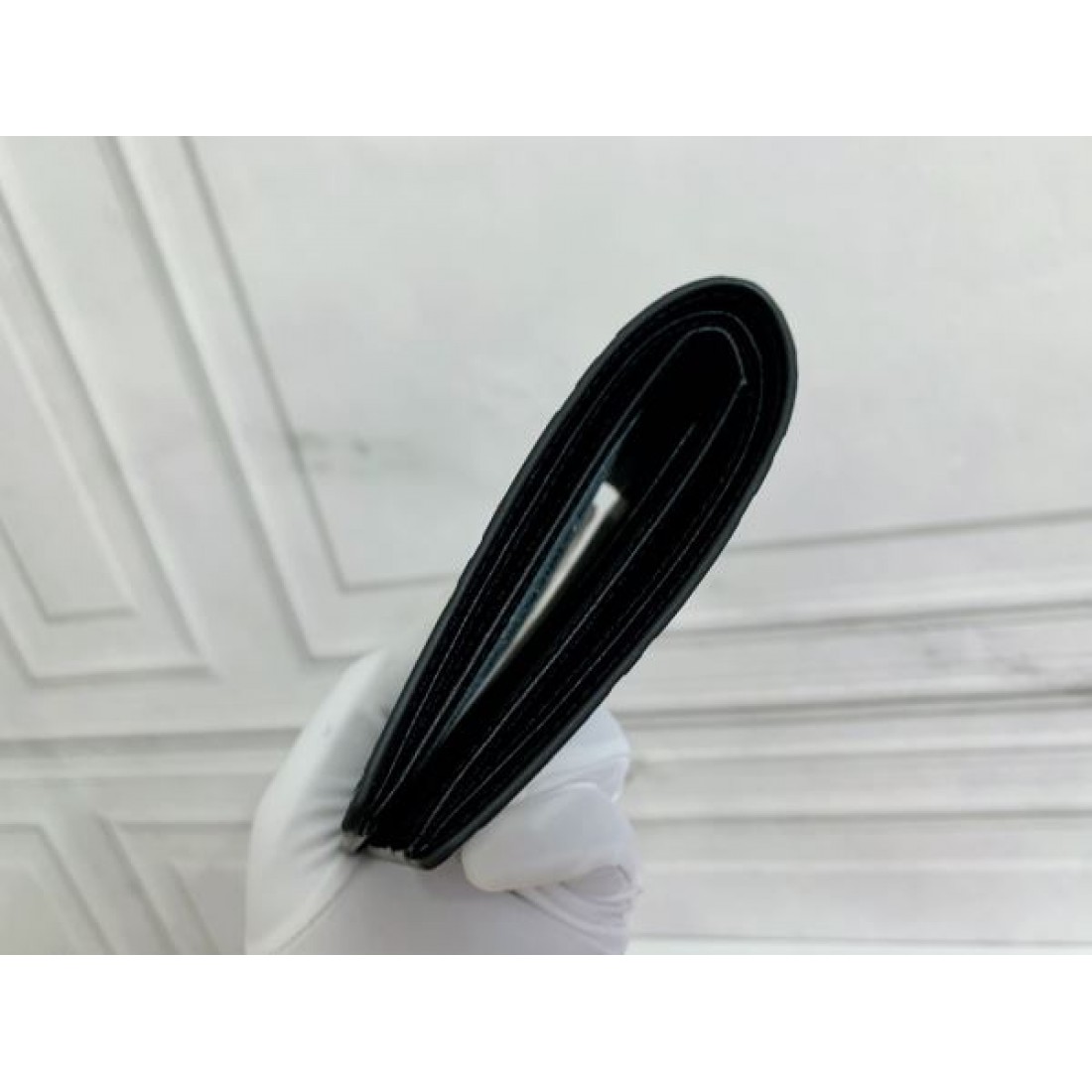 高級感 シンプル LOUIS VUITTON ルイヴィトン スーパーコピー 二つ折り財布 実用的 長持ち