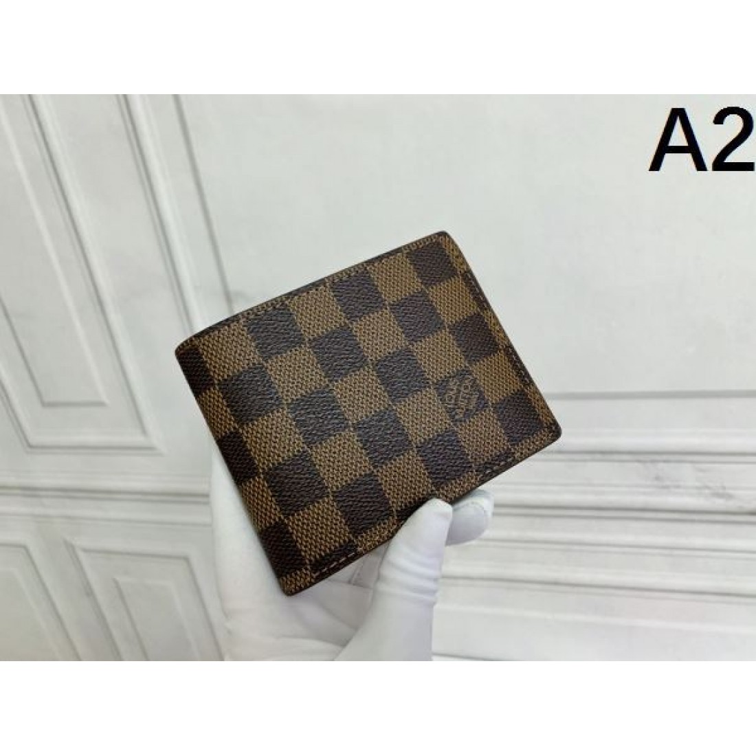 上質 定番 LOUIS VUITTON ルイヴィトン コピー  二つ折り財布 コンパクト 高見え