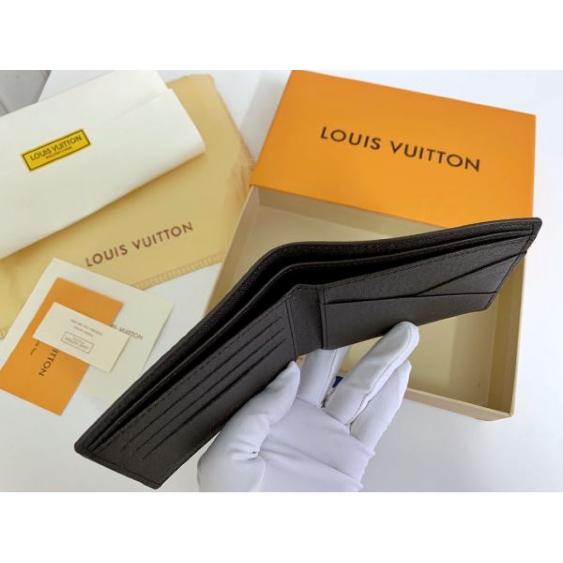 上質 定番 LOUIS VUITTON ルイヴィトン コピー  二つ折り財布 コンパクト 高見え