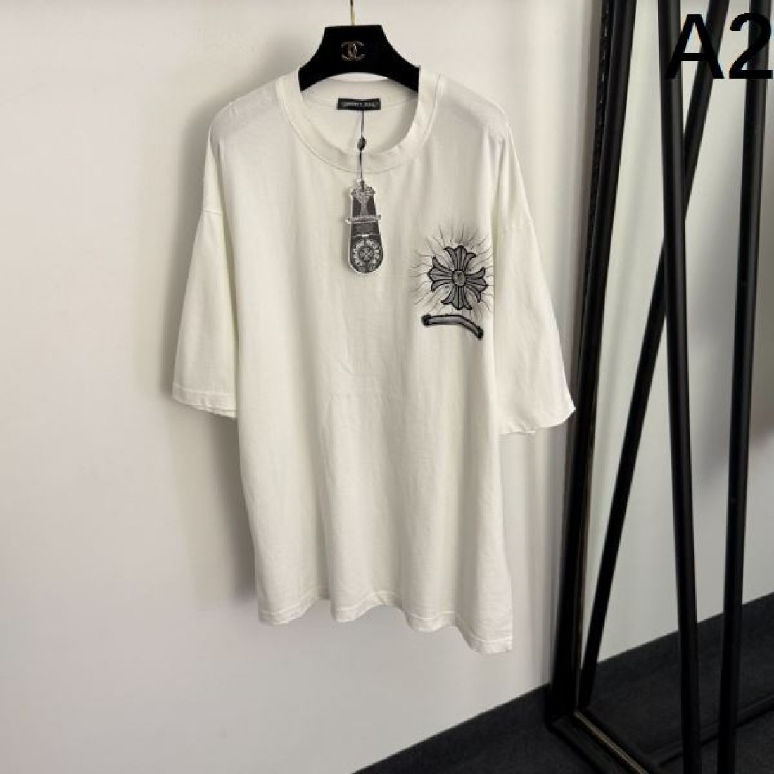 ストリート人気 クール系 クロムハーツ CHROME HEARTS コピー  半袖Tシャツ 存在感抜群