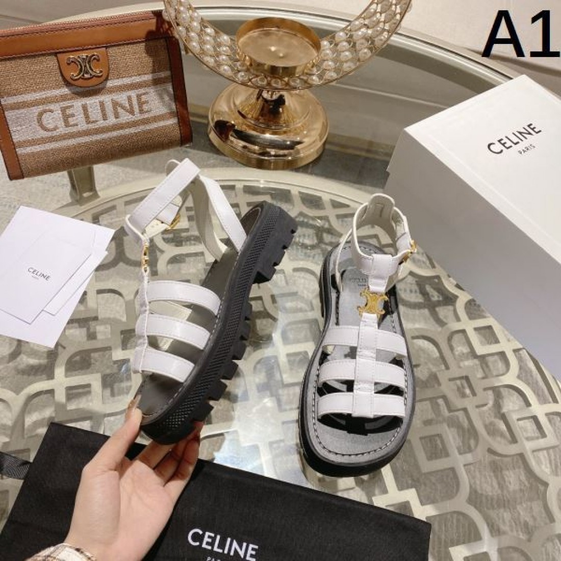 グルカサンダル 厚底 トリオンフモチーフ 軽量 歩きやすい レディース人気 CELINE セリーヌ コピー サンダル