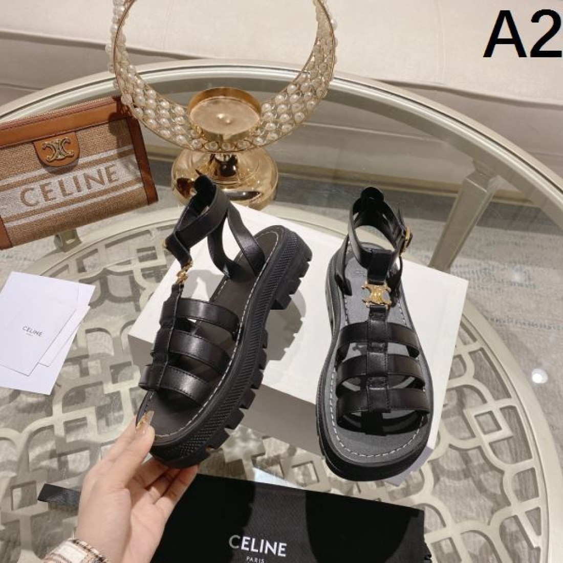 グルカサンダル 厚底 トリオンフモチーフ 軽量 歩きやすい レディース人気 CELINE セリーヌ コピー サンダル