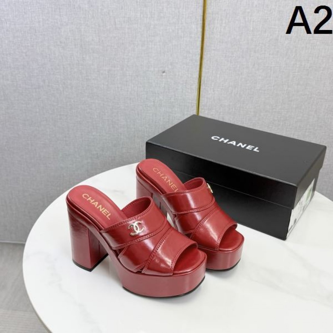 CHANEL シャネル コピー ミュールサンダル ハイヒールサンダル スクエアトゥ レザーボディ 安定ヒール クッションソール 快適履き心地