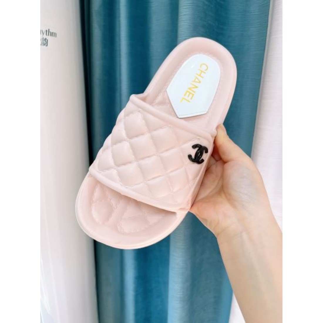 カジュアル 柔らか CHANEL シャネル コピー ミュールサンダル フラットサンダル キルティング加工 ココロゴ 軽量設計 リラックスフィット 夏コーデ