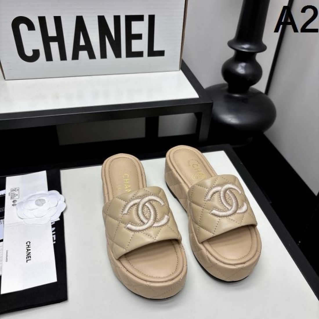 高級感 CHANEL シャネル コピー サンダル スライドサンダル ココロゴデザイン クッションソール 柔らか素材 デイリー使い リラックススタイル
