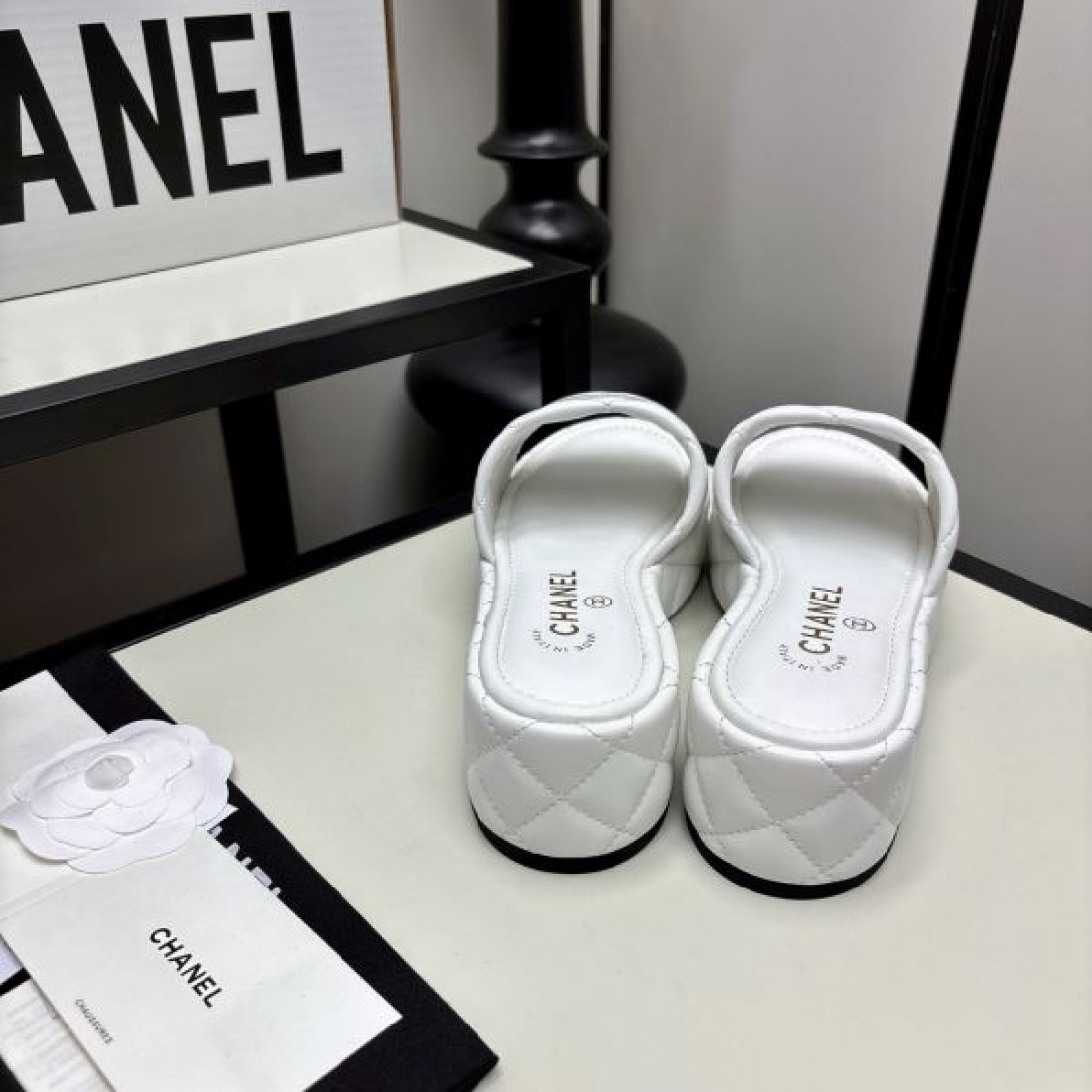 高級感 CHANEL シャネル コピー サンダル スライドサンダル ココロゴデザイン クッションソール 柔らか素材 デイリー使い リラックススタイル