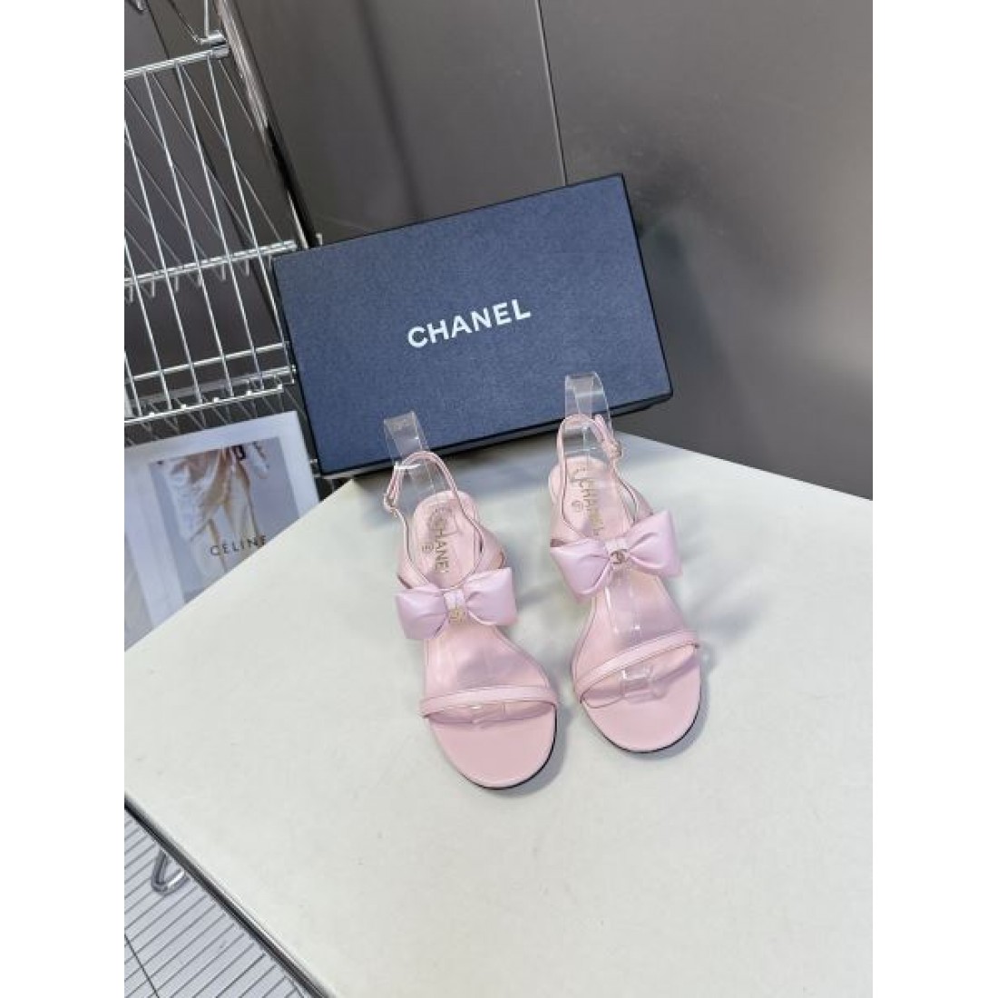 エレガント 上品 CHANEL シャネル コピー サンダル ストラップサンダル フラットヒール パール装飾 ココマーク アンクルストラップ