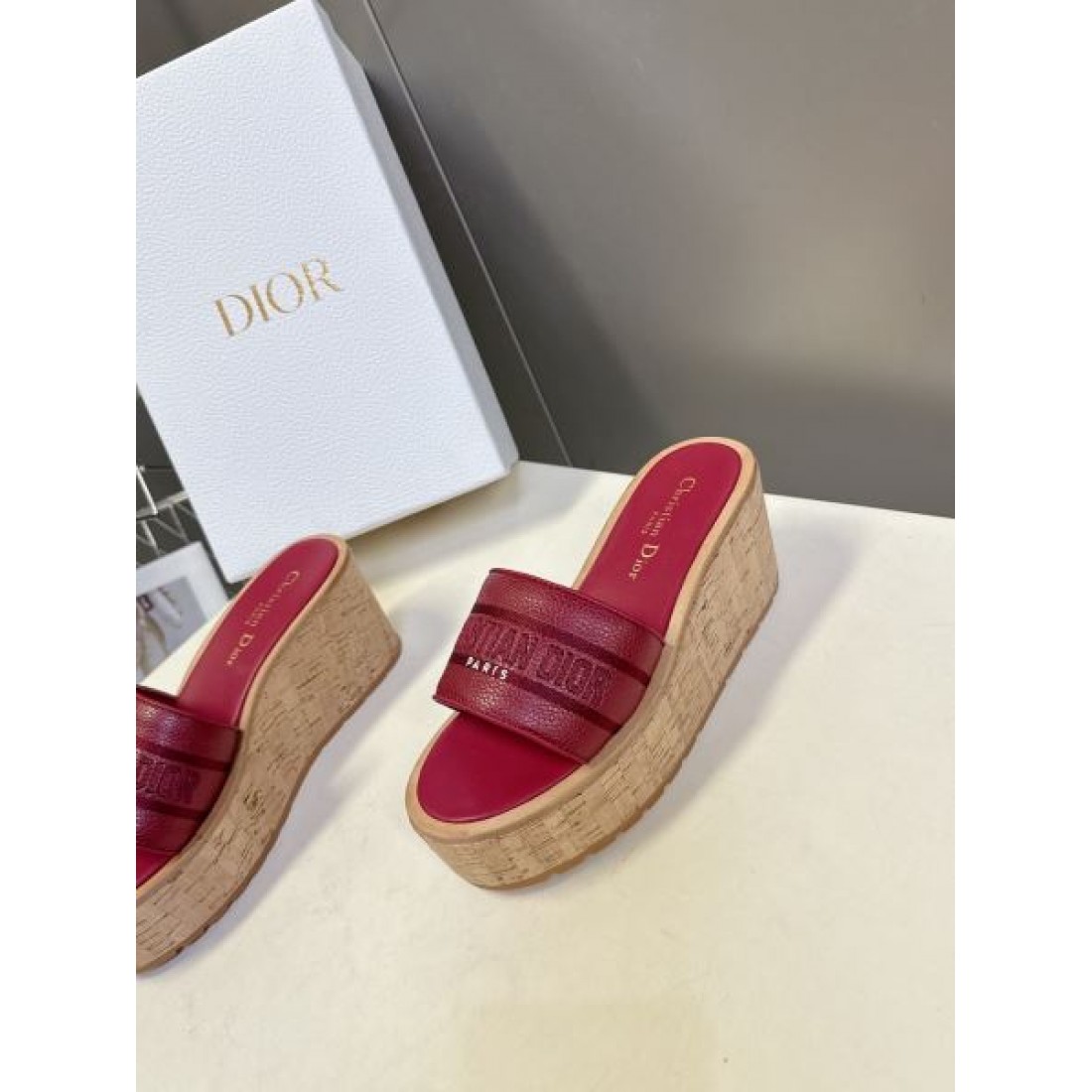 ミュールタイプ コルクソール 履きやすい 大人可愛い Christian Dior クリスチャンディオール コピー サンダル リゾート レディース売れ筋