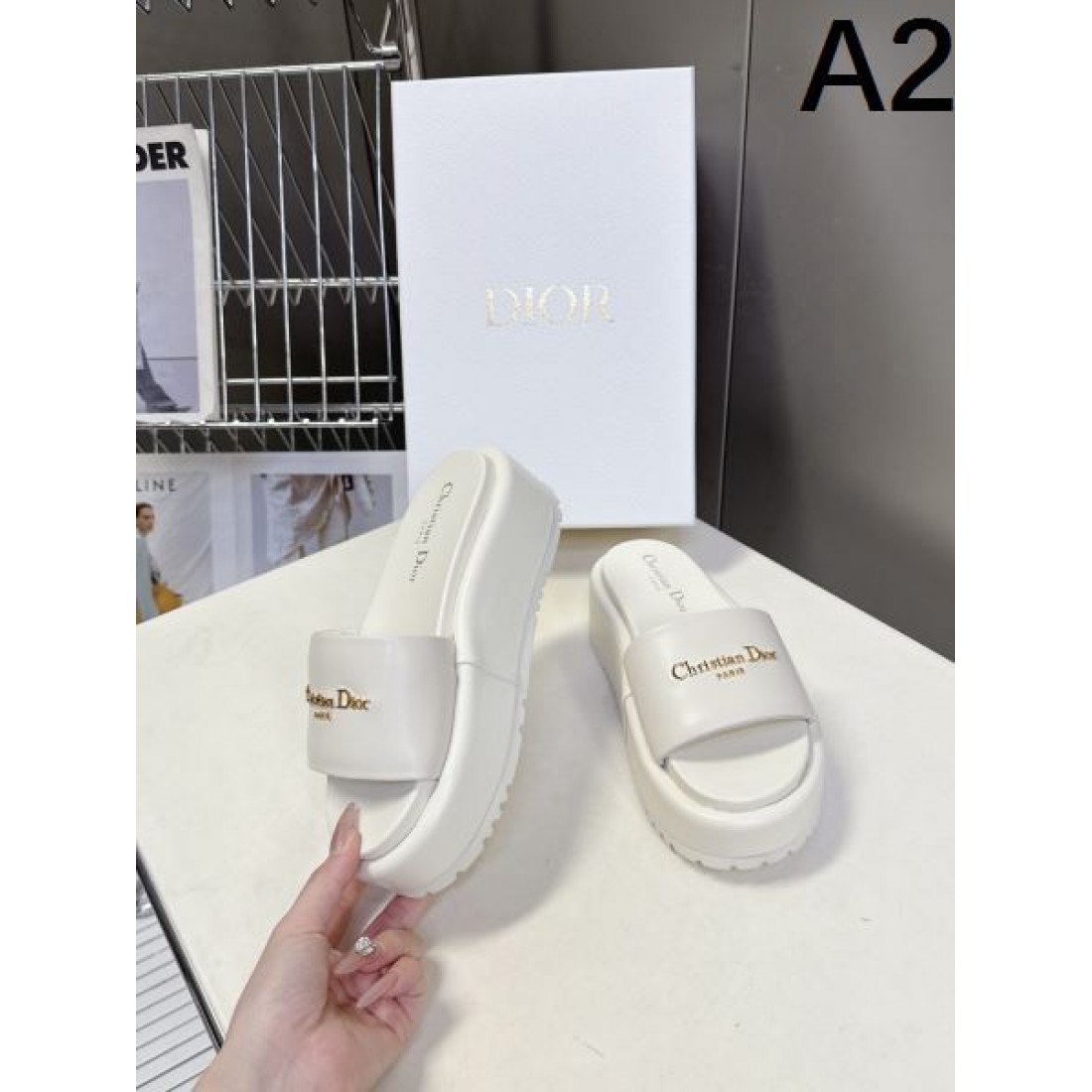 トレンド ミニマル Dior ディオール コピー スリッパサンダル フラットサンダル クロスストラップ 厚底ソール ロゴアクセント デイリー使い