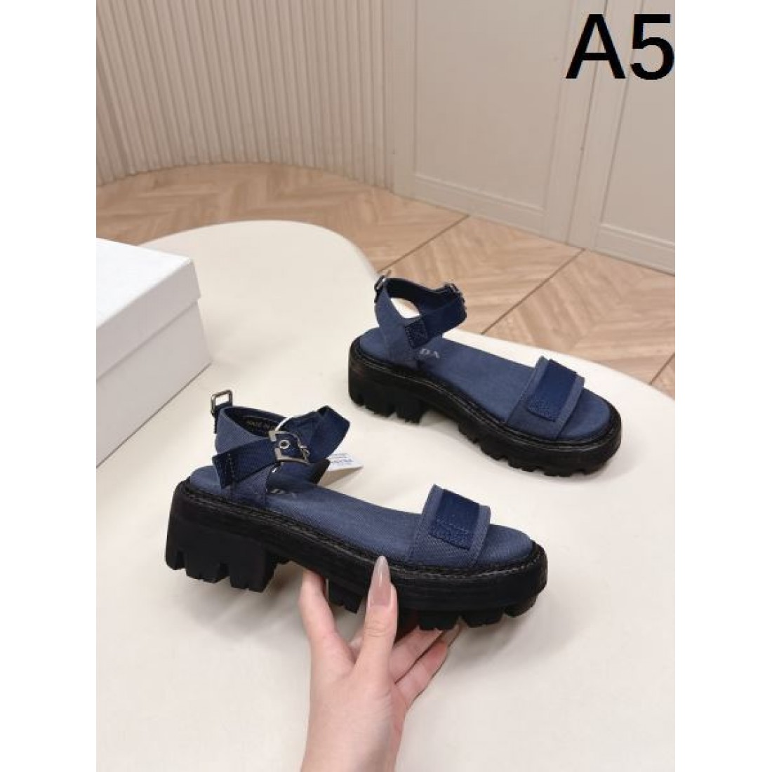 ストラップ 厚底トラックソール カジュアルサンダル PRADA プラダ コピー サンダル レディース人気シューズ