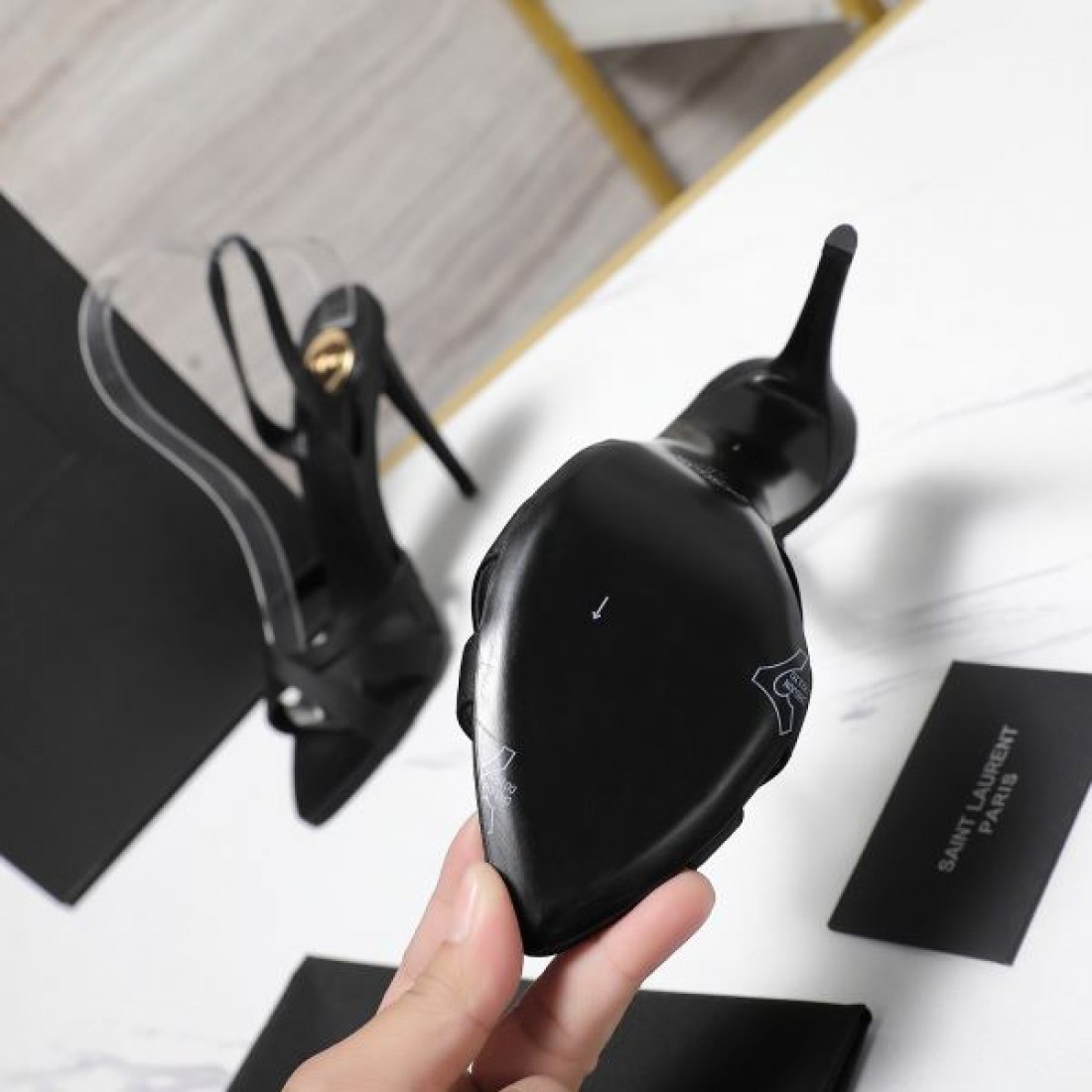 クロスストラップ ハイヒール 美脚デザイン Saint Laurent サンローラン コピー サンダル レディースパンプス