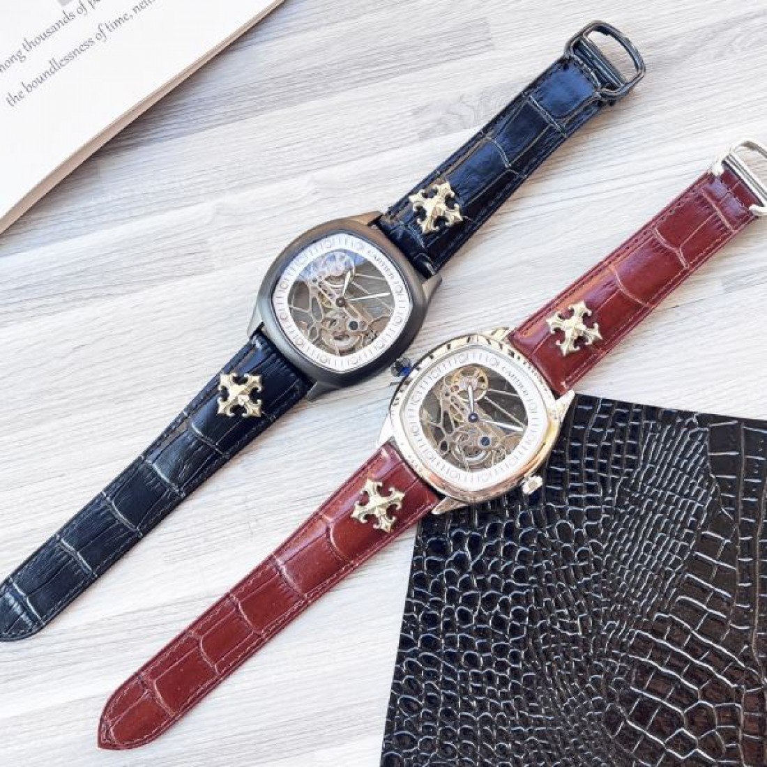 クラシック 高級感 Cartier カルティエ コピー 腕時計 自動巻き 機械式 スケルトンダイヤル ラウンドケース レザーベルト ローマインデックス