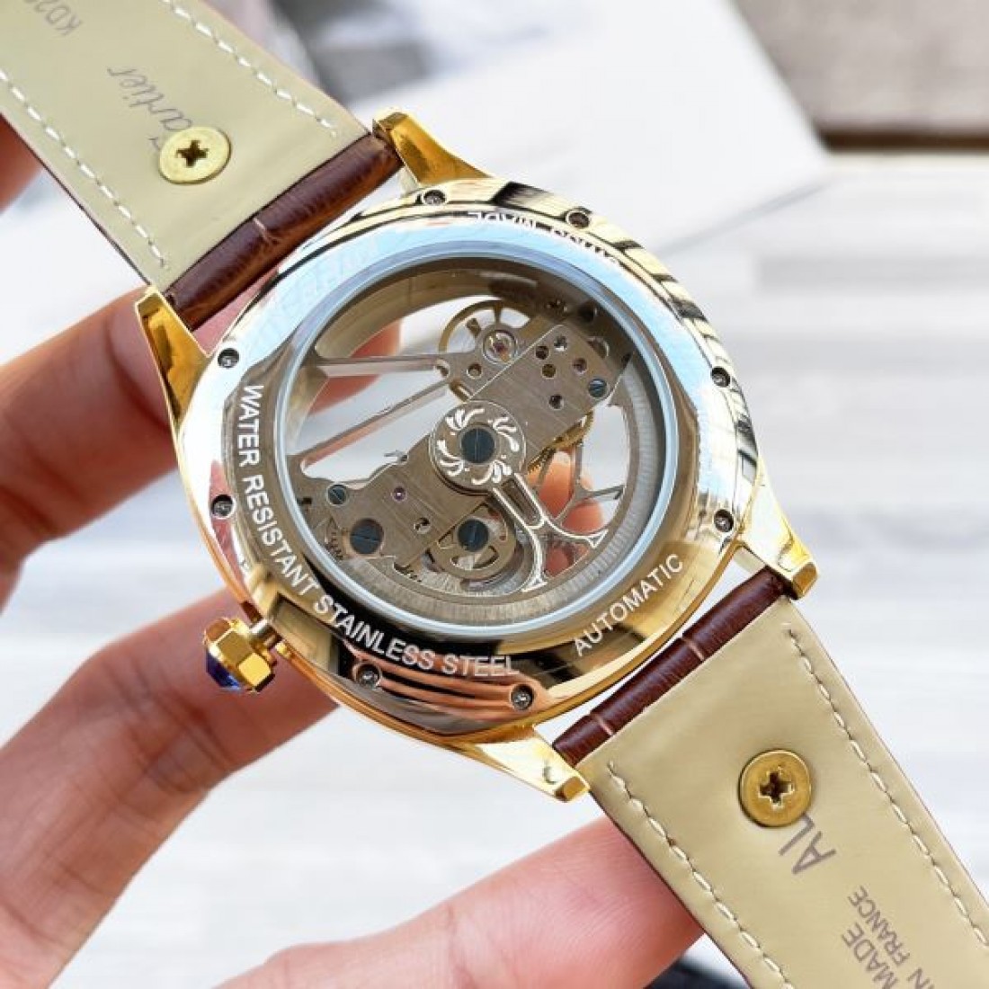 クラシック 高級感 Cartier カルティエ コピー 腕時計 自動巻き 機械式 スケルトンダイヤル ラウンドケース レザーベルト ローマインデックス