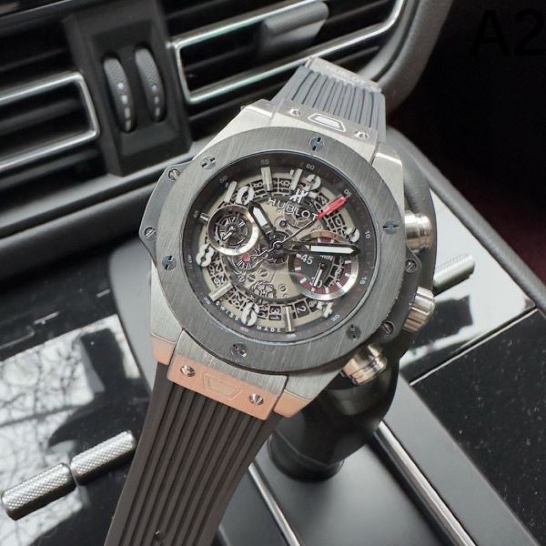BIG BANG ビッグバン スケルトンダイヤル クロノグラフ 激安 HUBLOT ウブロ コピー 腕時計 ラバーベルト 自動巻き メンズ