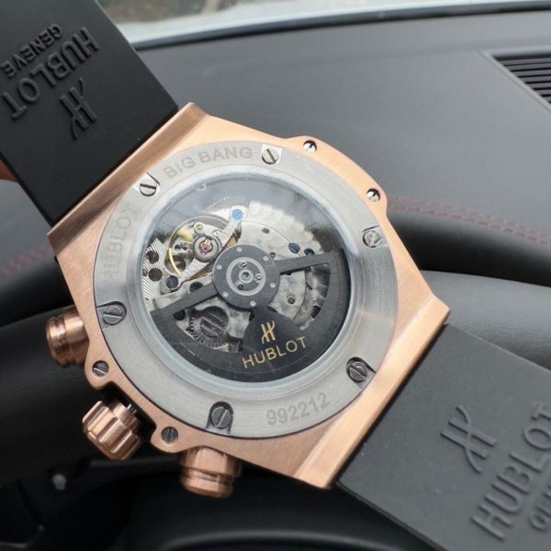 BIG BANG ビッグバン スケルトンダイヤル クロノグラフ 激安 HUBLOT ウブロ コピー 腕時計 ラバーベルト 自動巻き メンズ