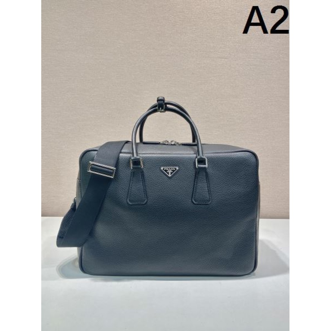 機能性 PRADA プラダ コピー バッグ ボストンショルダー オールレザー 大容量設計 ダブルファスナー 内部収納充実 軽量設計 ビジネス兼用
