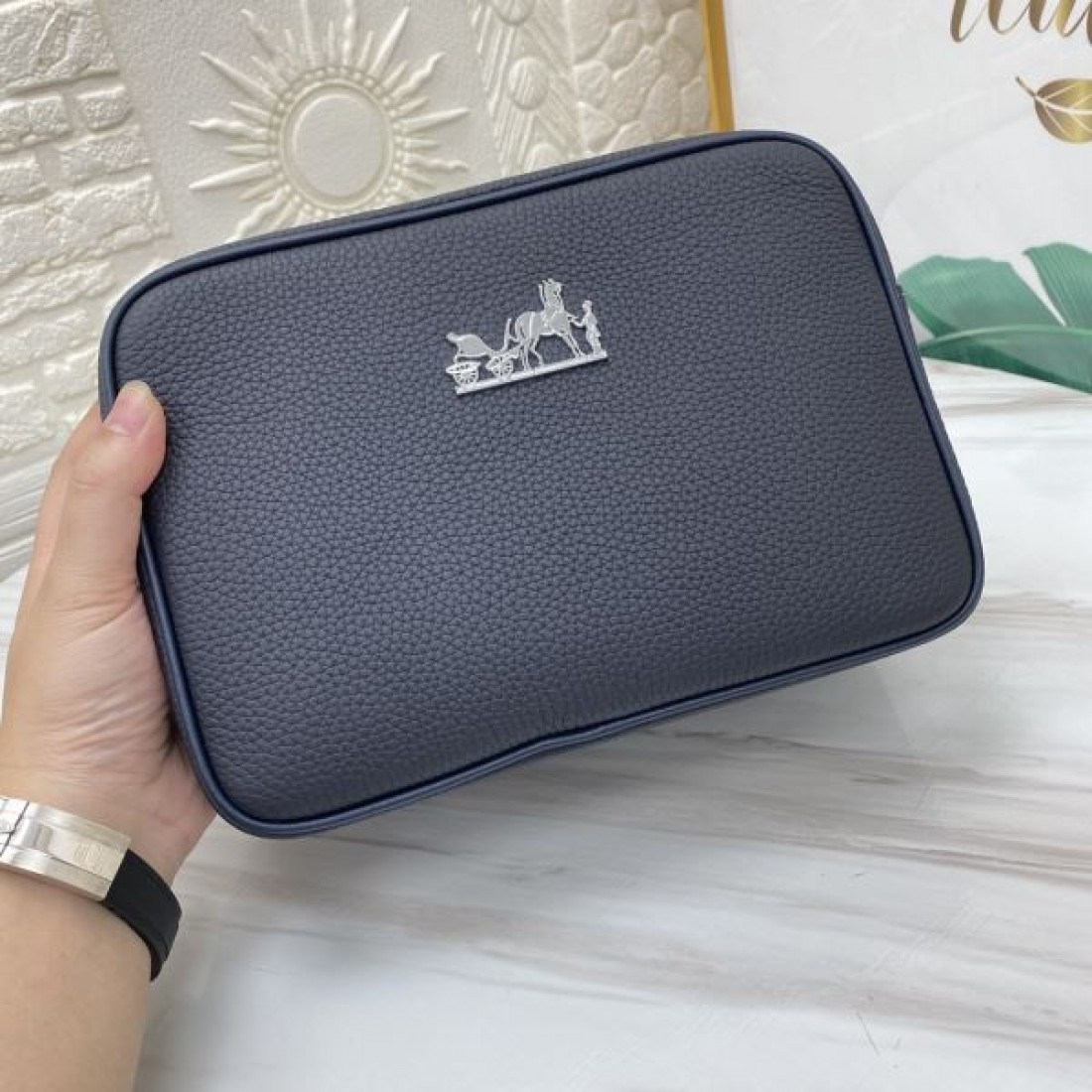HERMES エルメス コピー ポーチバッグ レザーキャンバス調 コンパクトフォルム ダブルファスナー 軽量設計 デイリー使い