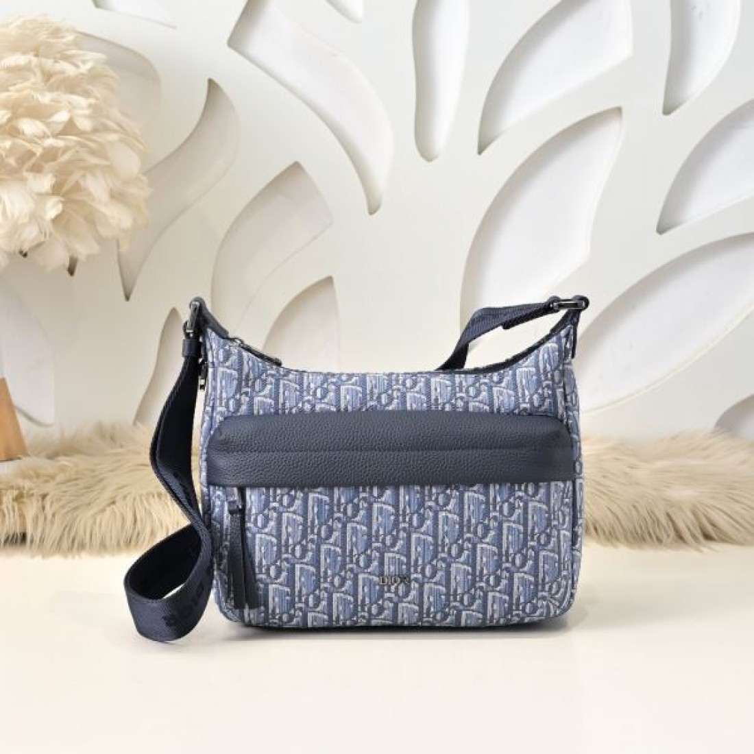 モード 上品 Dior ディオール コピー クロスボディバッグ オブリークキャンバス ミニショルダーバッグ スリムシルエット 調節可能ストラップ 軽量 快適フィット