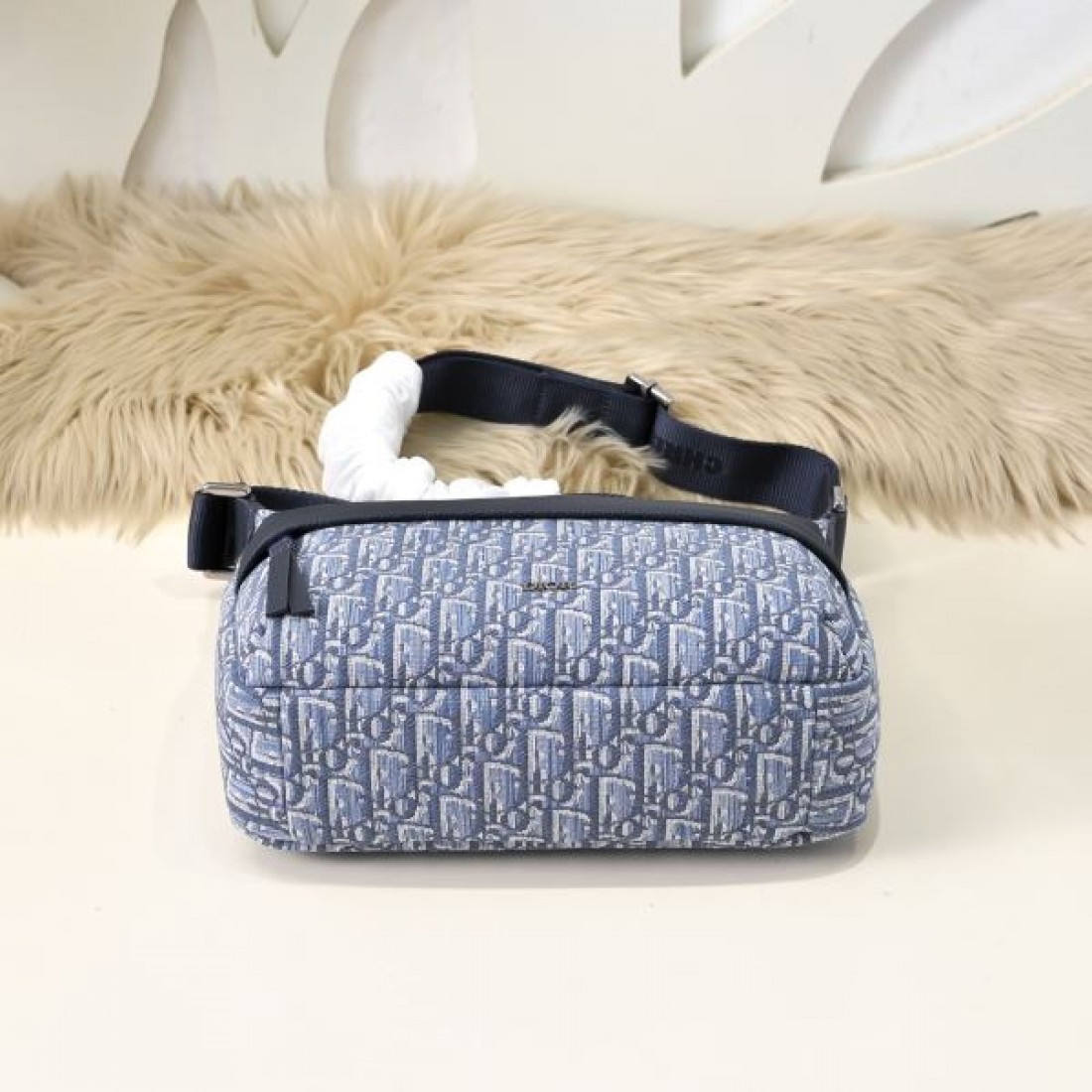 モード 上品 Dior ディオール コピー クロスボディバッグ オブリークキャンバス ミニショルダーバッグ スリムシルエット 調節可能ストラップ 軽量 快適フィット