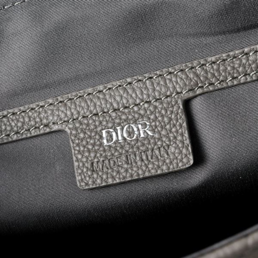 人気 定番 スタイリッシュ 男女兼用 通勤 ディオール DIOR コピー ショルダーバッグ