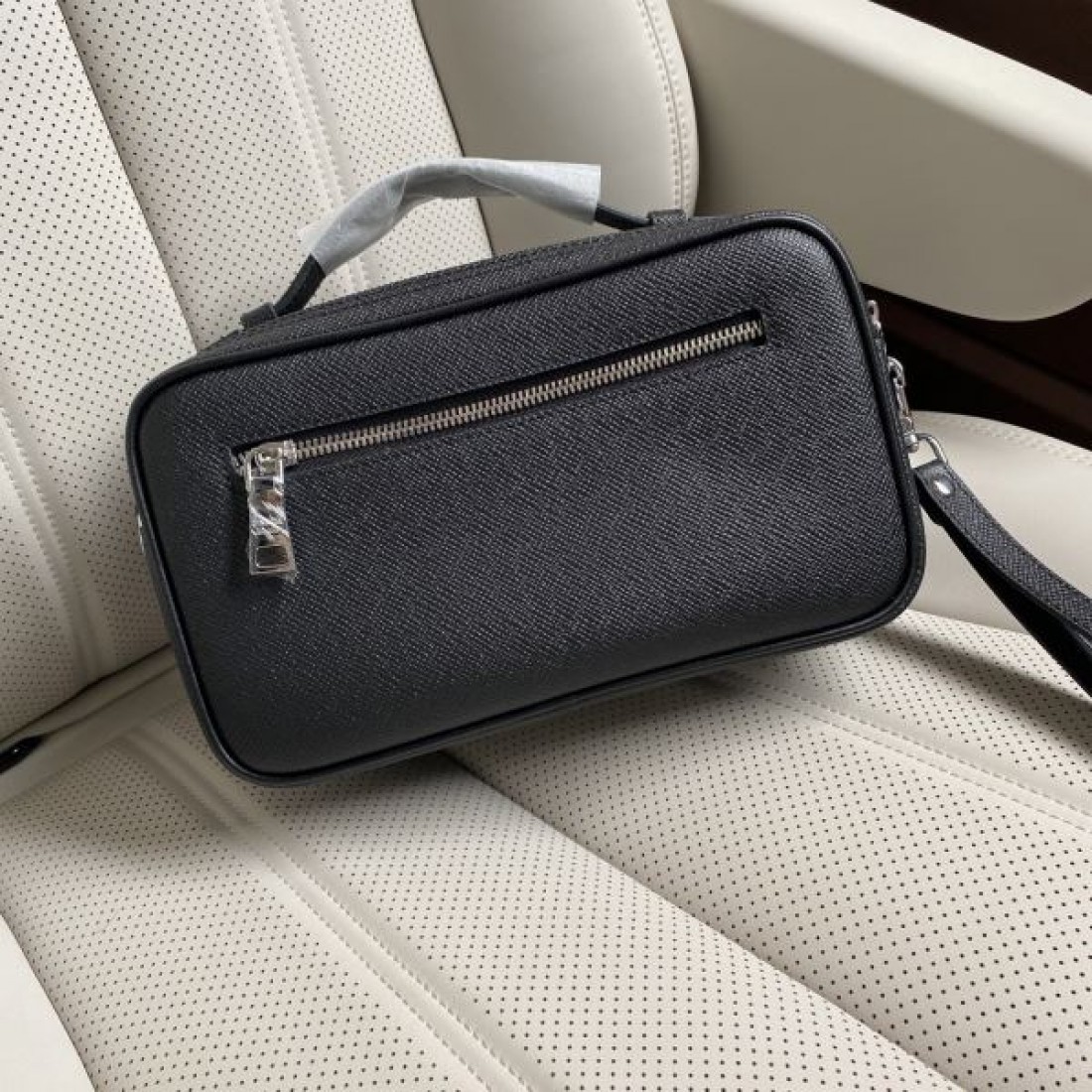 人気 高級感 シンプル 軽量 通勤 通学 プラダ PRADA コピー ショルダーバッグ