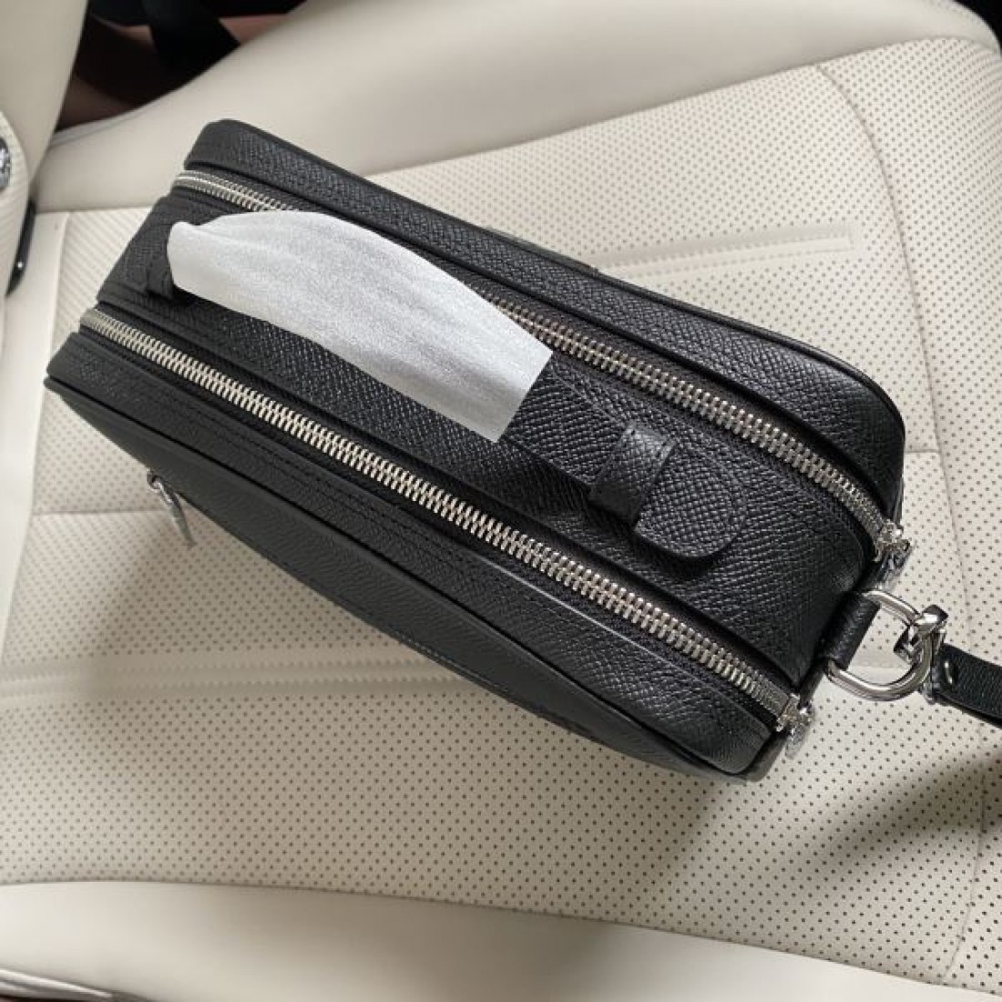 人気 高級感 シンプル 軽量 通勤 通学 プラダ PRADA コピー ショルダーバッグ