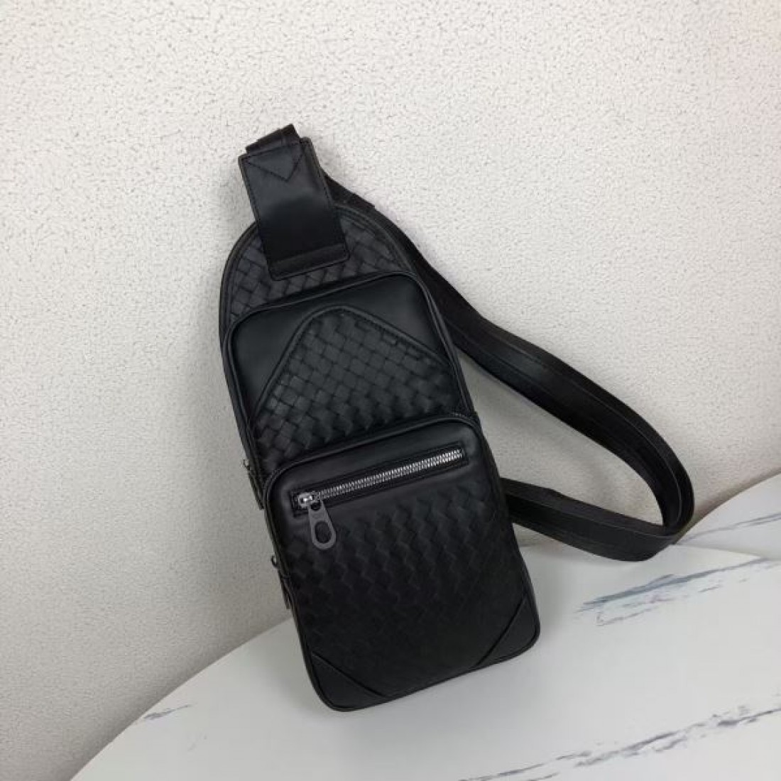 上質 高級感 洗練 編み込み ボッテガヴェネタ BOTTEGA VENETA コピー ショルダーバッグ