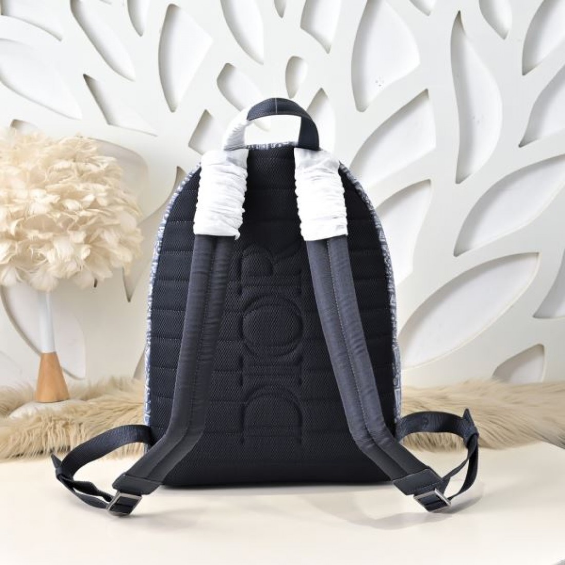 シンプル 高級感 Dior ディオール コピー バッグ バックパック オブリーク総柄 コンパクトサイズ 軽量素材 フロントジップ収納 デイリー使い