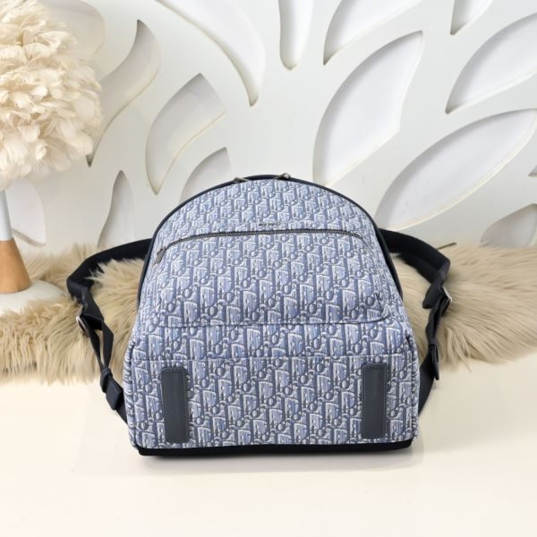 シンプル 高級感 Dior ディオール コピー バッグ バックパック オブリーク総柄 コンパクトサイズ 軽量素材 フロントジップ収納 デイリー使い