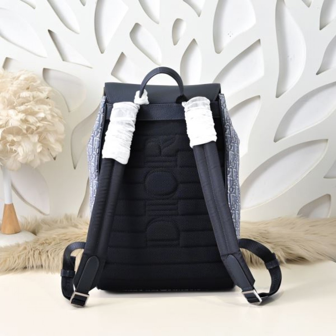 トレンド 高級感 Dior ディオール コピー リュック オブリークキャンバス フラップバックパック 多層収納 フロントポケット 軽量設計 通勤