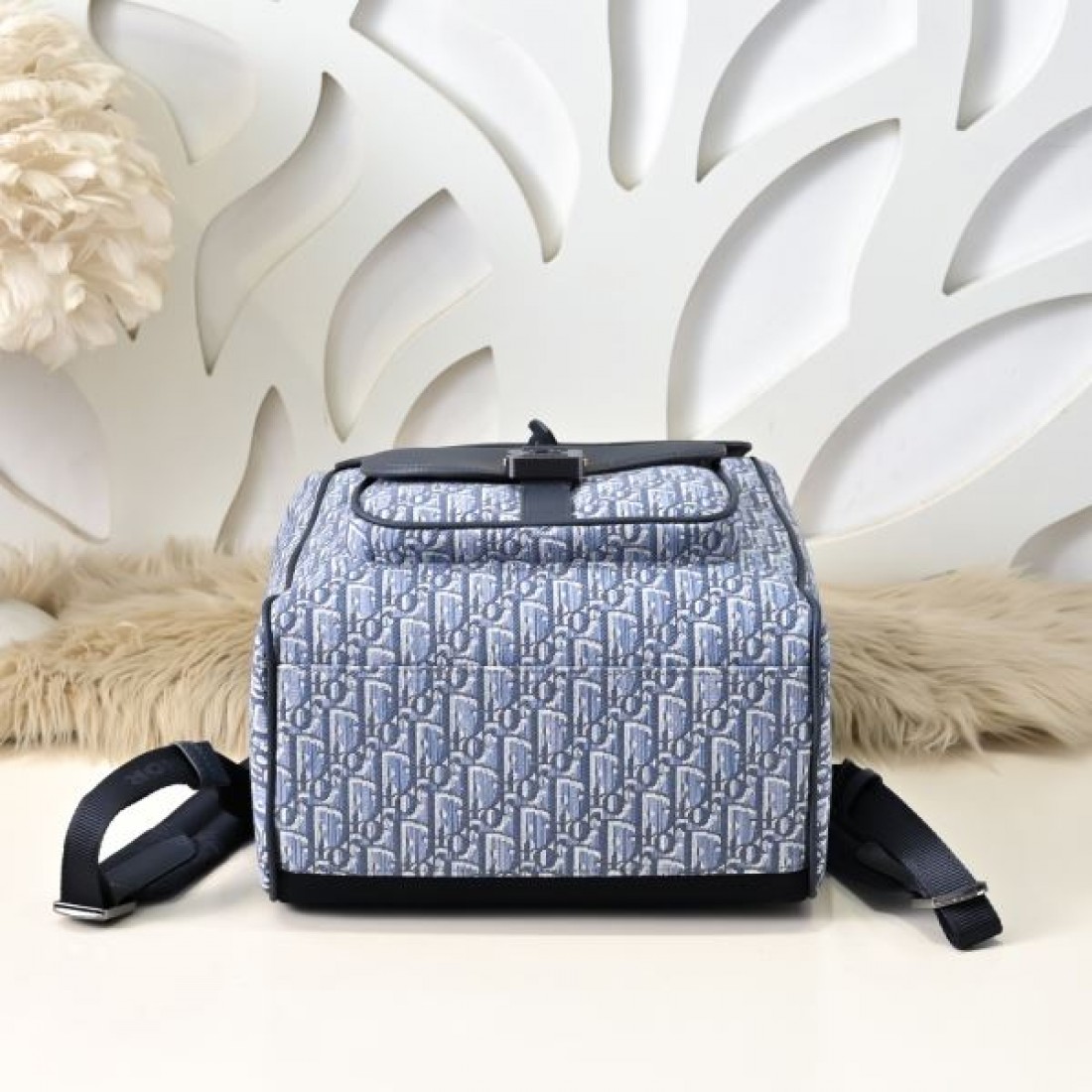 トレンド 高級感 Dior ディオール コピー リュック オブリークキャンバス フラップバックパック 多層収納 フロントポケット 軽量設計 通勤