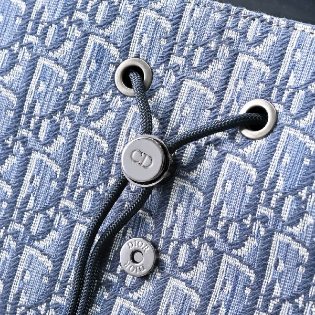 トレンド 高級感 Dior ディオール コピー リュック オブリークキャンバス フラップバックパック 多層収納 フロントポケット 軽量設計 通勤