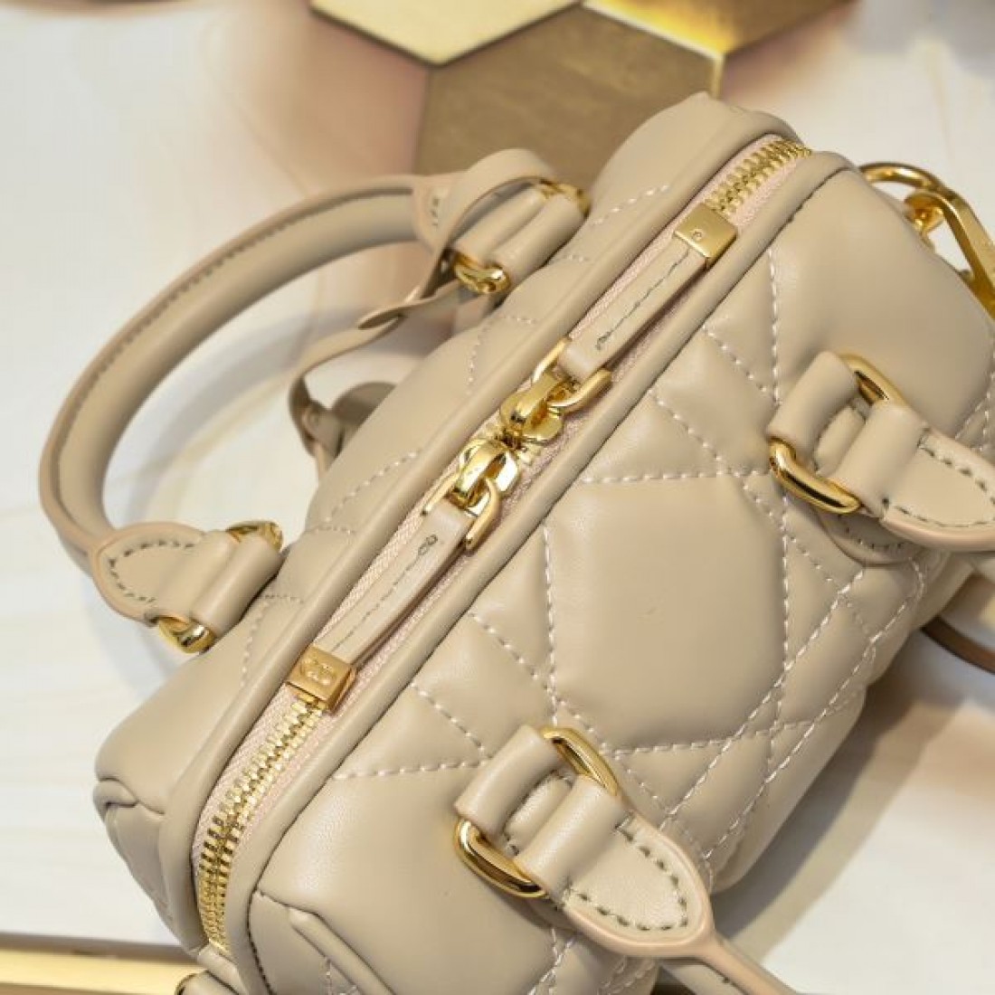 大人上品 モダン DIOR ディオール コピー トートバッグ 軽量 通勤向け