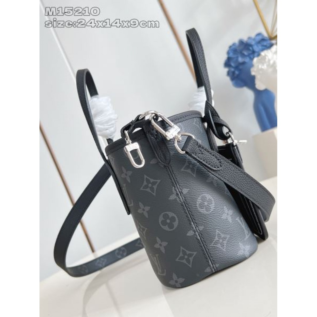 モード 高級感 Louis Vuitton ルイヴィトン コピー トートバッグ モノグラムエクリプス ミニトート 2WAYショルダー レザー素材 シルバー金具 大容量 コンパクト設計