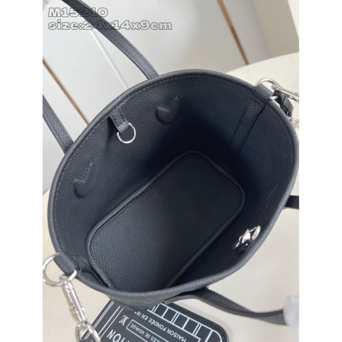 モード 高級感 Louis Vuitton ルイヴィトン コピー トートバッグ モノグラムエクリプス ミニトート 2WAYショルダー レザー素材 シルバー金具 大容量 コンパクト設計