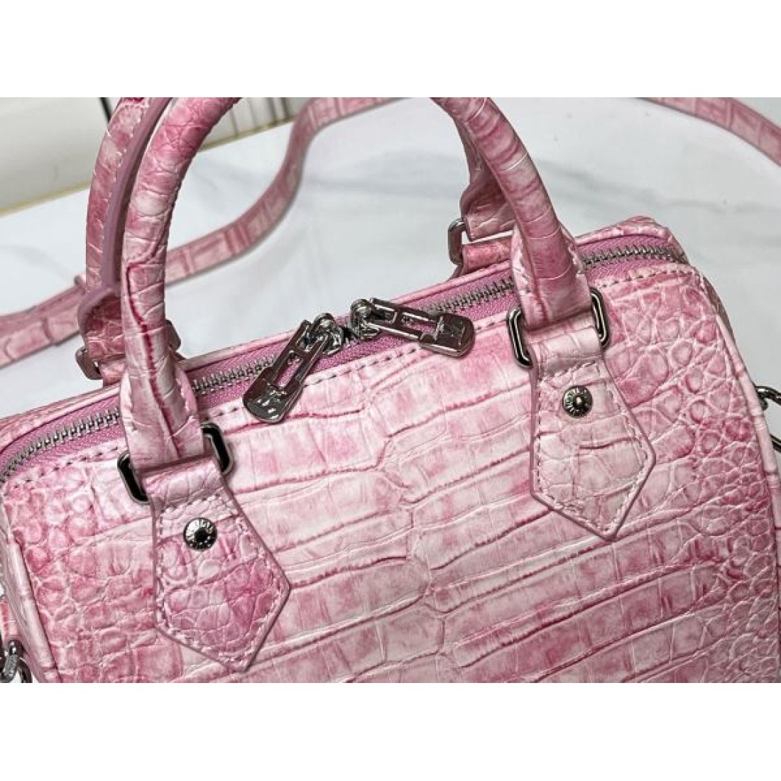 おすすめ LOUIS VUITTON ルイヴィトン コピー トートバッグ 人気 定番 多機能