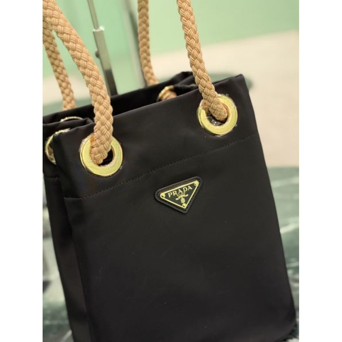 数量限定 PRADA プラダ コピー トートバッグ 軽やか 洗練 高品質