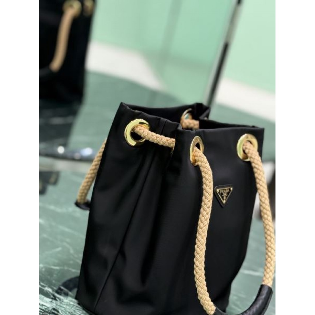 数量限定 PRADA プラダ コピー トートバッグ 軽やか 洗練 高品質