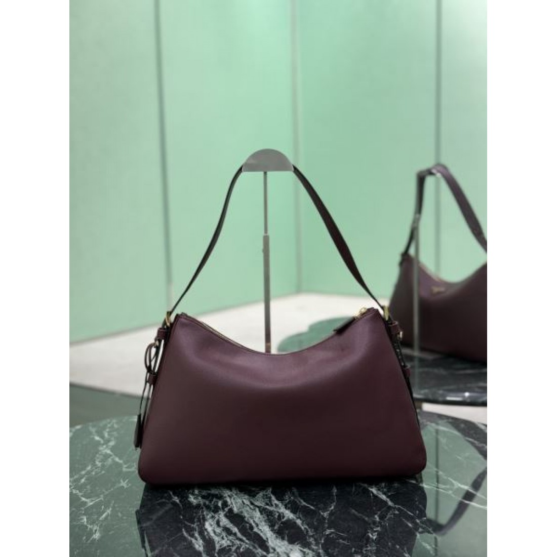 高評価 PRADA プラダ コピー トートバッグ スタイリッシュ 実用的 耐久性