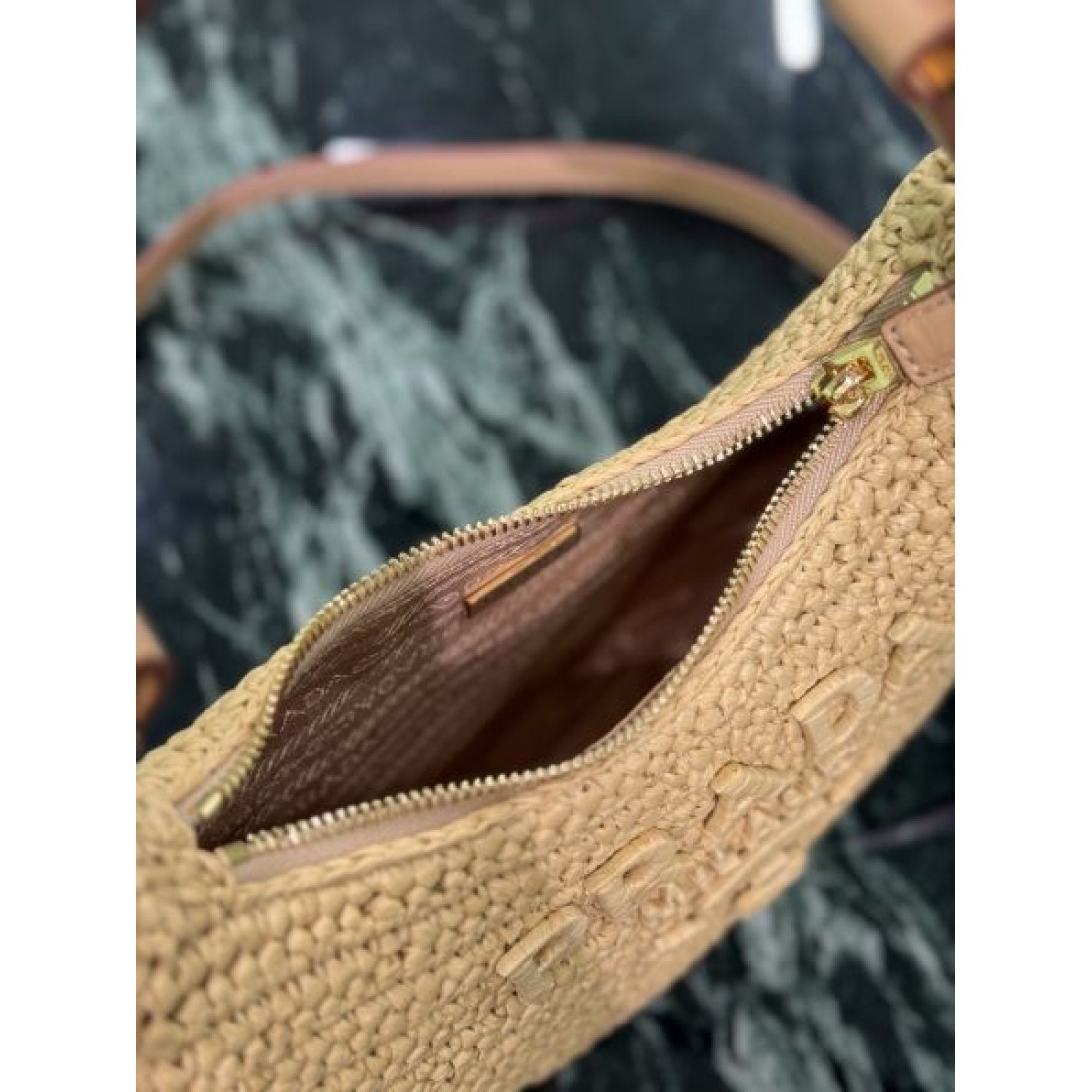  期間限定 PRADA プラダ コピー トートバッグ トレンド 高級感 シンプル