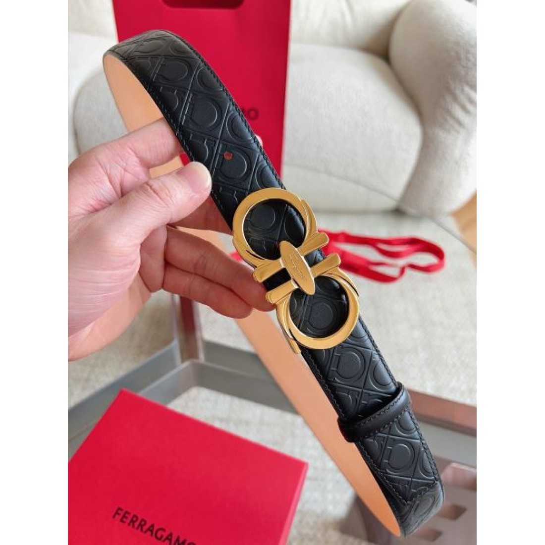 エンボス総柄 ダブルリング調バックル 人気 Ferragamo フェラガモ コピー ベルト ラグジュアリー